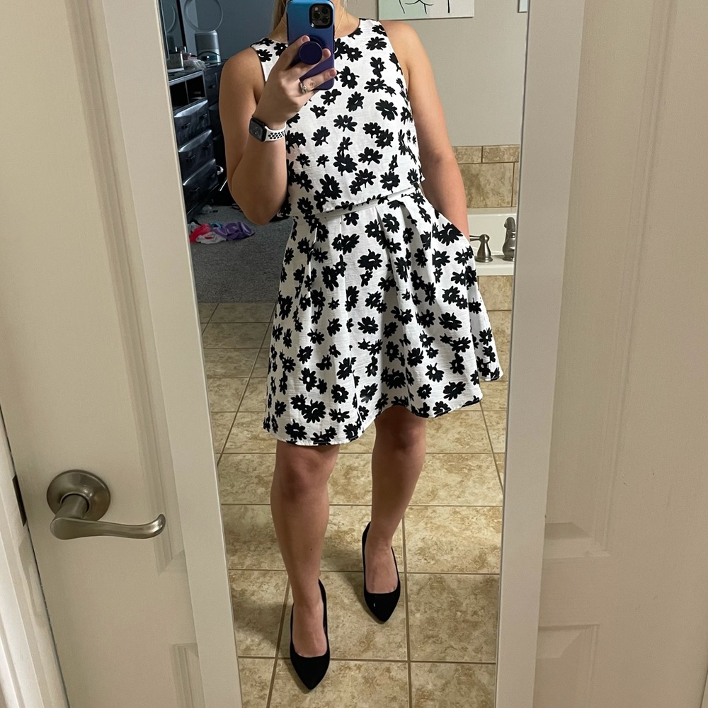 Everly Dress - Picture 3 of 11